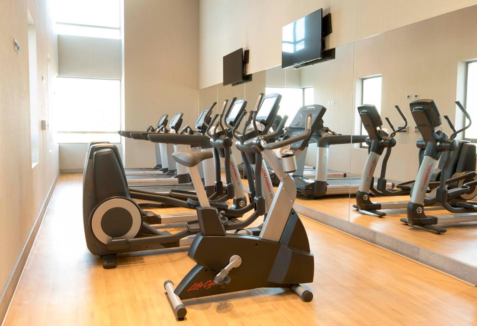 Express - By Ihg Hotel 4*